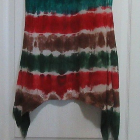 New  Top says med. but may be a childs size - Picture 5 of 6